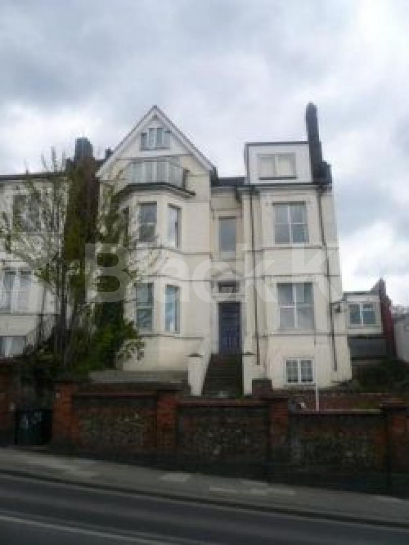 			NEW ON THE MARKET!!!, 3 Bedroom, 1 bath, 1 reception Flat			 Muswell Hill, MUSWELL HILL N10